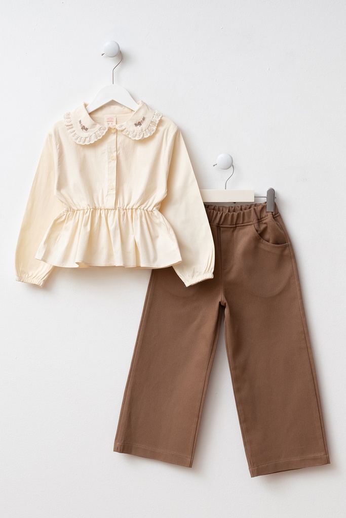 Three-Piece Girls' Holiday Outfit with Lace Collar Shirt, Sweater, and Relaxed Fit Trousers -Beige